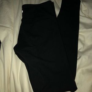 Black Lululemon leggings